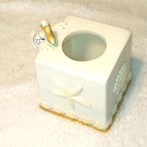 Vintage tissue box holder